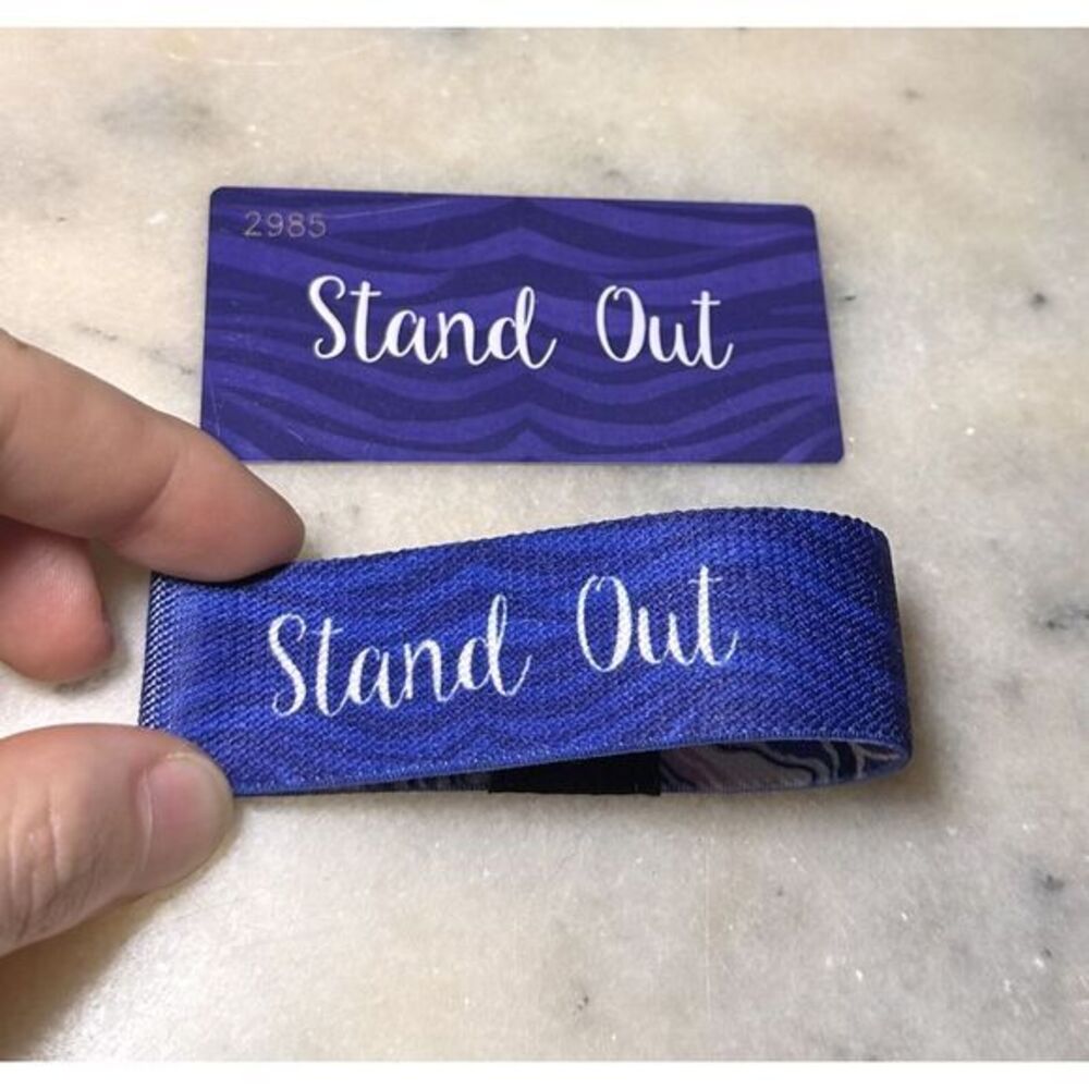 Zox Stand Out Reversible Band Bracelet Size Medium With Card